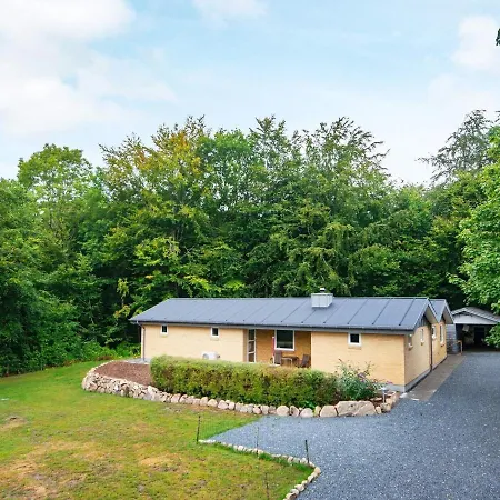 Three-bedroom Holiday In Aabenraa 1 Loddenhøj
